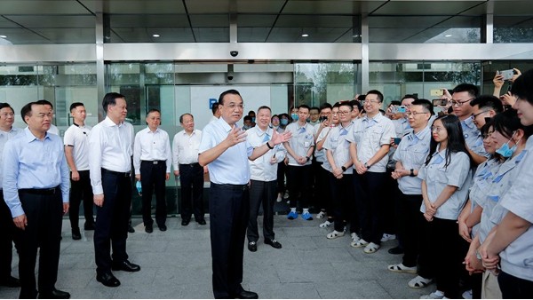 李克強(qiáng)參觀京東方圖片